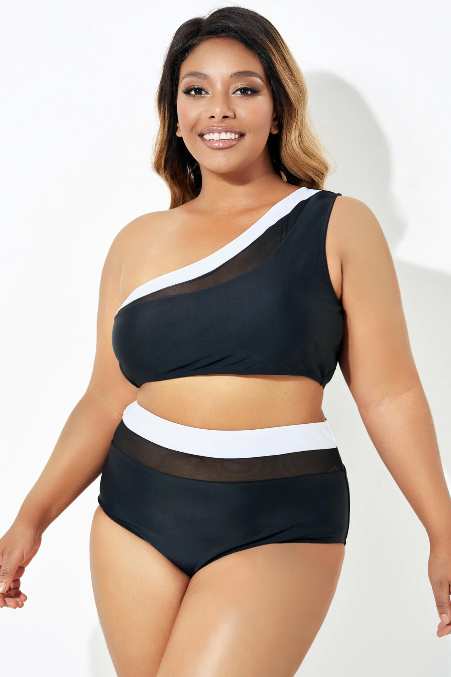 Trendy One Shoulder Bikini Top For Lady - Image 3