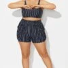 Plus Size Black ＆ White Pinstripe Shorts