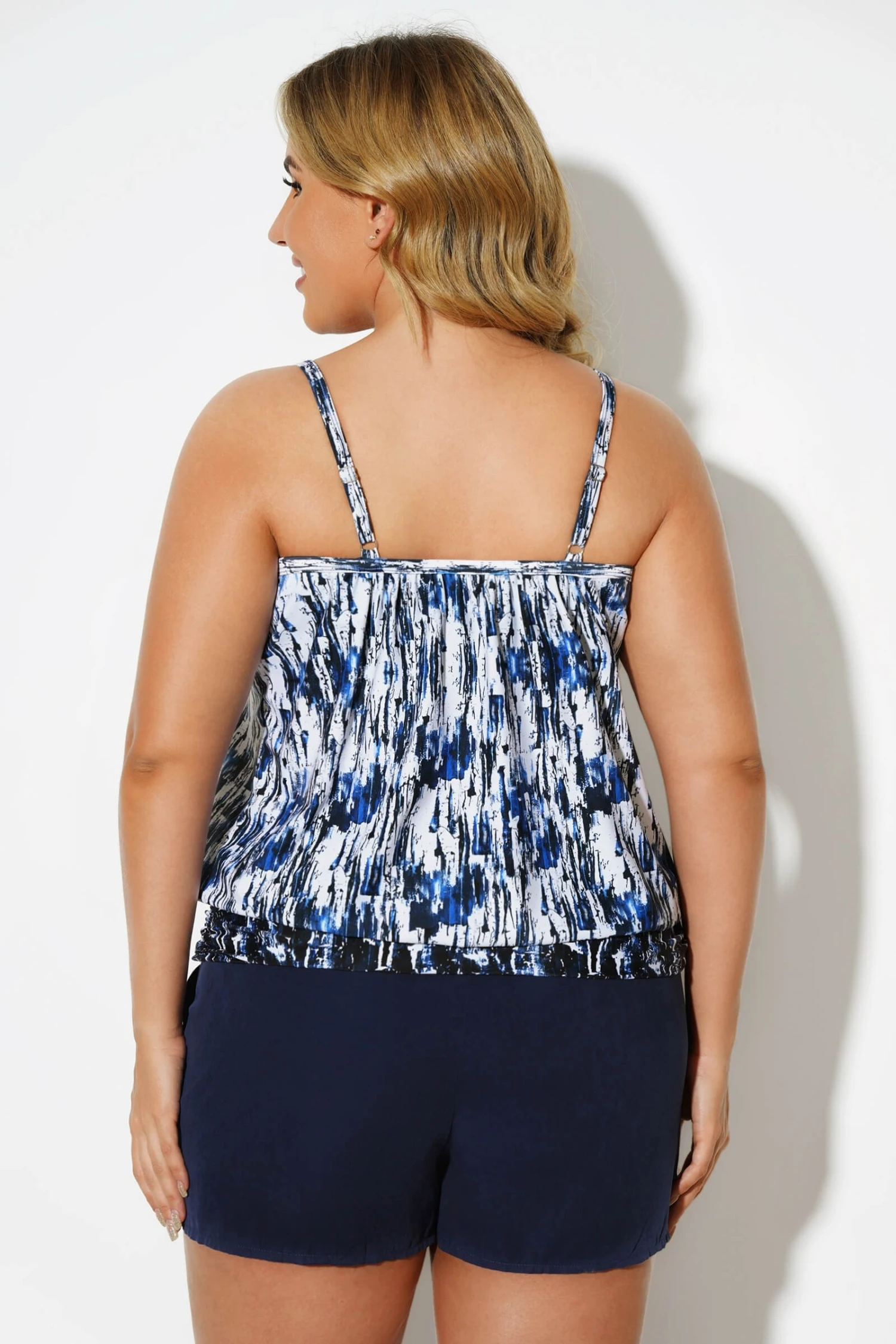 Elegant Scoopneck Adjustable Straps Tankini Top - Image 2